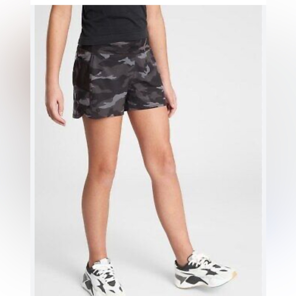 Athleta Camo Print Women's Shorts gray size 1x new with out tags active wear